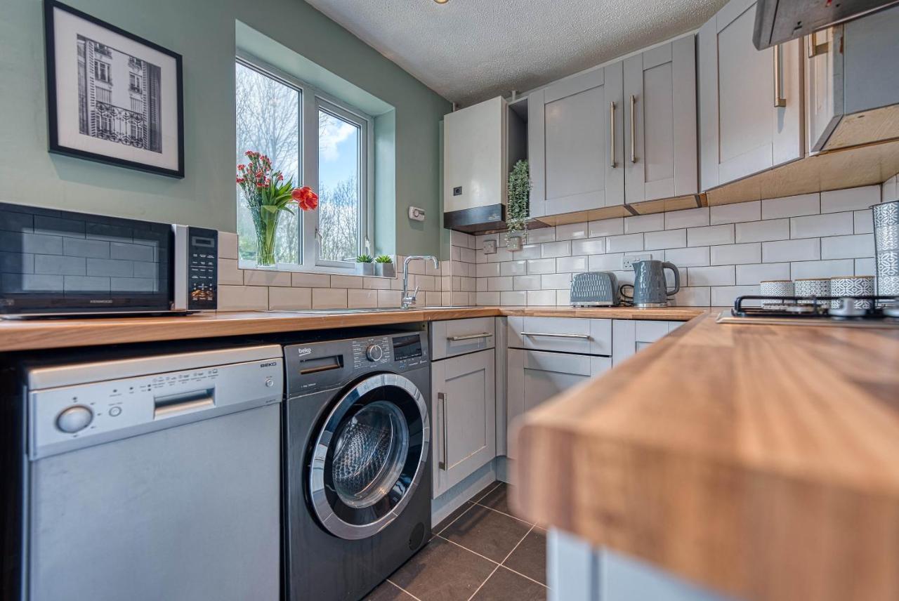Capri 13 Sa - Contemporary 2 Bedroom House In Loughborough With Free Parking, Close To Loughborough University & M1 Motorway ภายนอก รูปภาพ