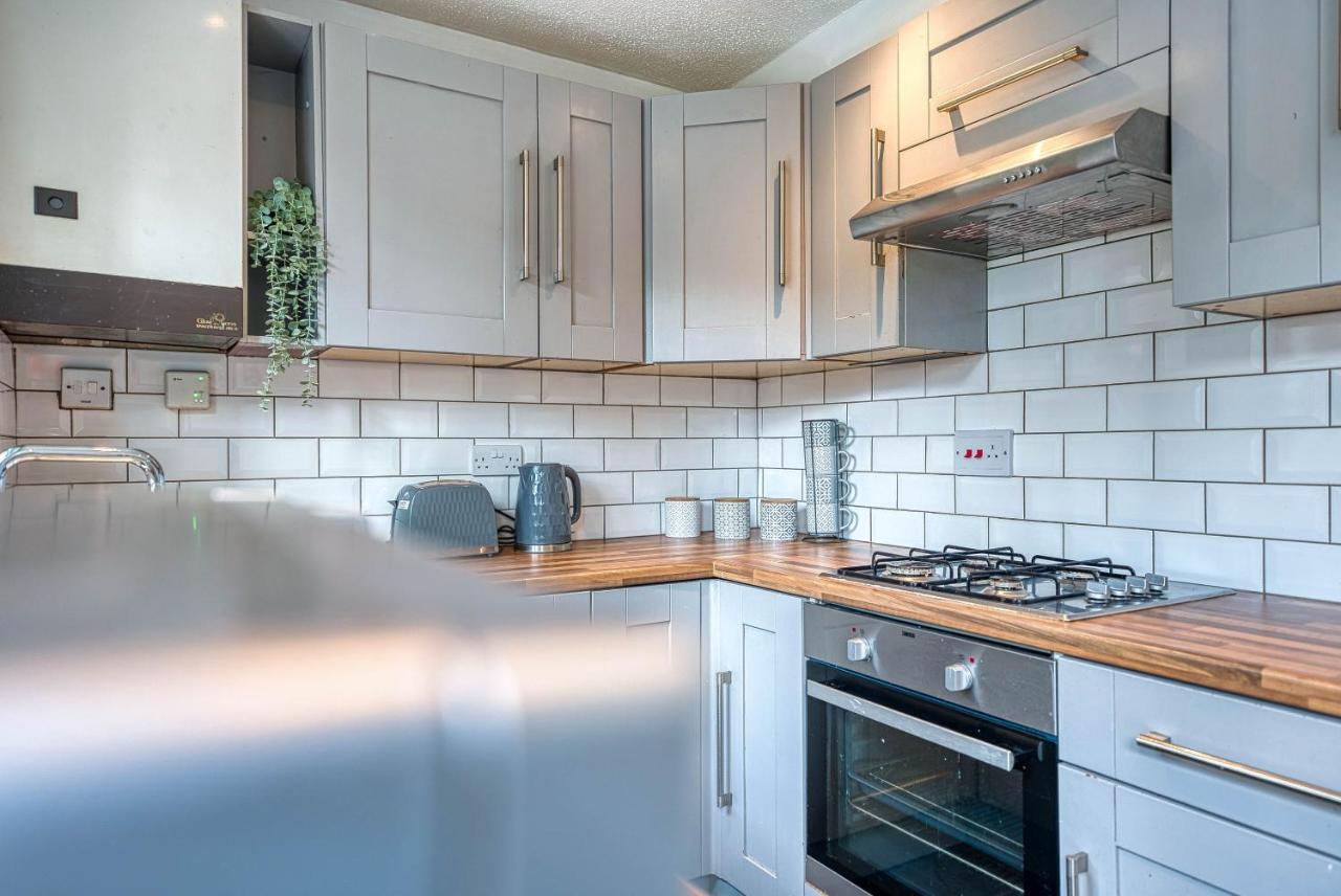 Capri 13 Sa - Contemporary 2 Bedroom House In Loughborough With Free Parking, Close To Loughborough University & M1 Motorway ภายนอก รูปภาพ
