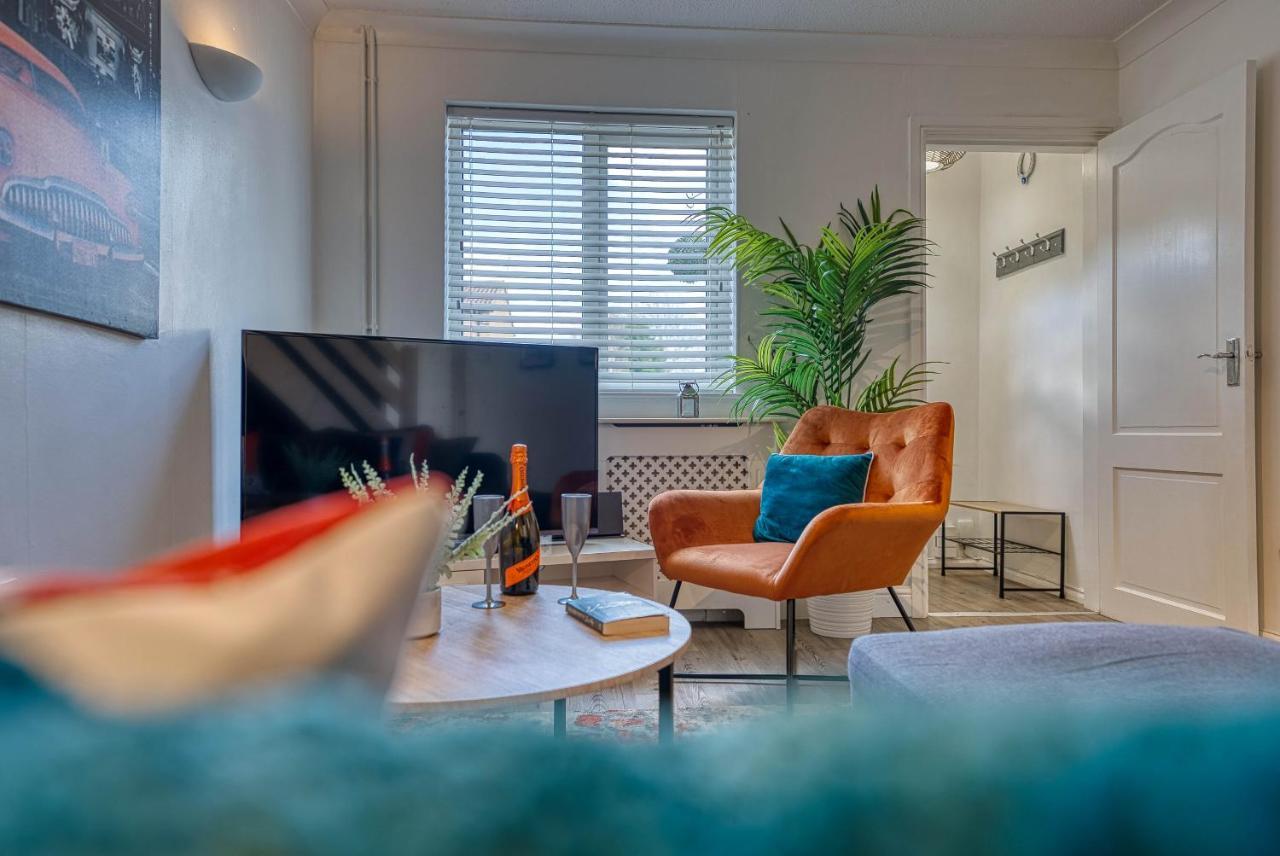 Capri 13 Sa - Contemporary 2 Bedroom House In Loughborough With Free Parking, Close To Loughborough University & M1 Motorway ภายนอก รูปภาพ