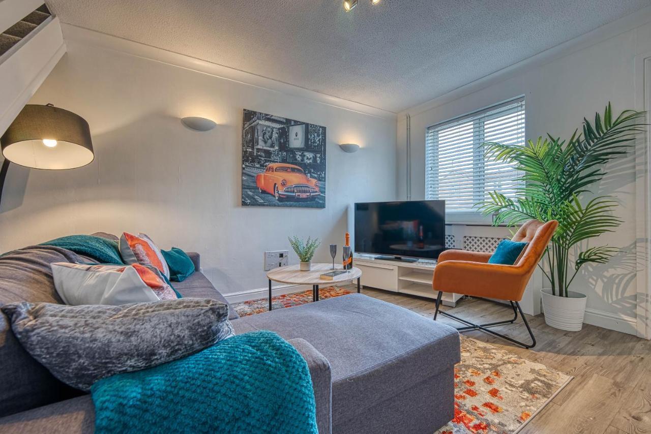 Capri 13 Sa - Contemporary 2 Bedroom House In Loughborough With Free Parking, Close To Loughborough University & M1 Motorway ภายนอก รูปภาพ