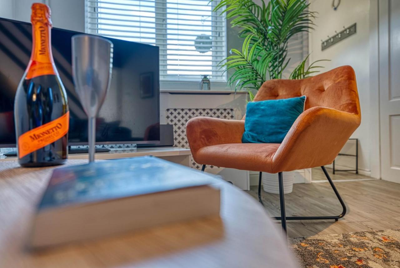 Capri 13 Sa - Contemporary 2 Bedroom House In Loughborough With Free Parking, Close To Loughborough University & M1 Motorway ภายนอก รูปภาพ