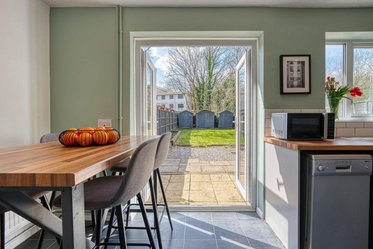 Capri 13 Sa - Contemporary 2 Bedroom House In Loughborough With Free Parking, Close To Loughborough University & M1 Motorway ภายนอก รูปภาพ